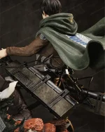 اشکن فیگور Levi Ackerman انیمه Attack On Titan Collector Edition - Image 4
